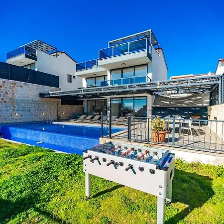 For 10 People With Sea View In Kalkan Center Villa