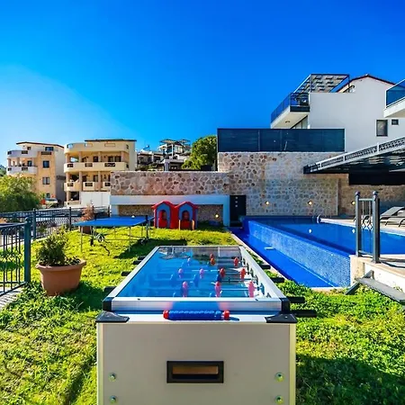 Villa For 10 People With Sea View In Kalkan Center