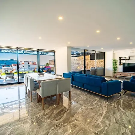 Βίλα For 10 People With Sea View In Kalkan Center *