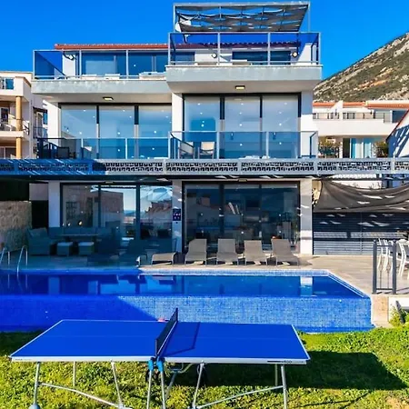 Βίλα For 10 People With Sea View In Kalkan Center
