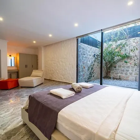 Βίλα For 10 People With Sea View In Kalkan Center Κας