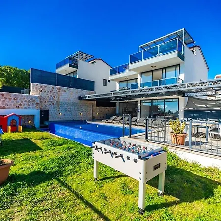 Villa For 10 People With Sea View In Kalkan Center Kas